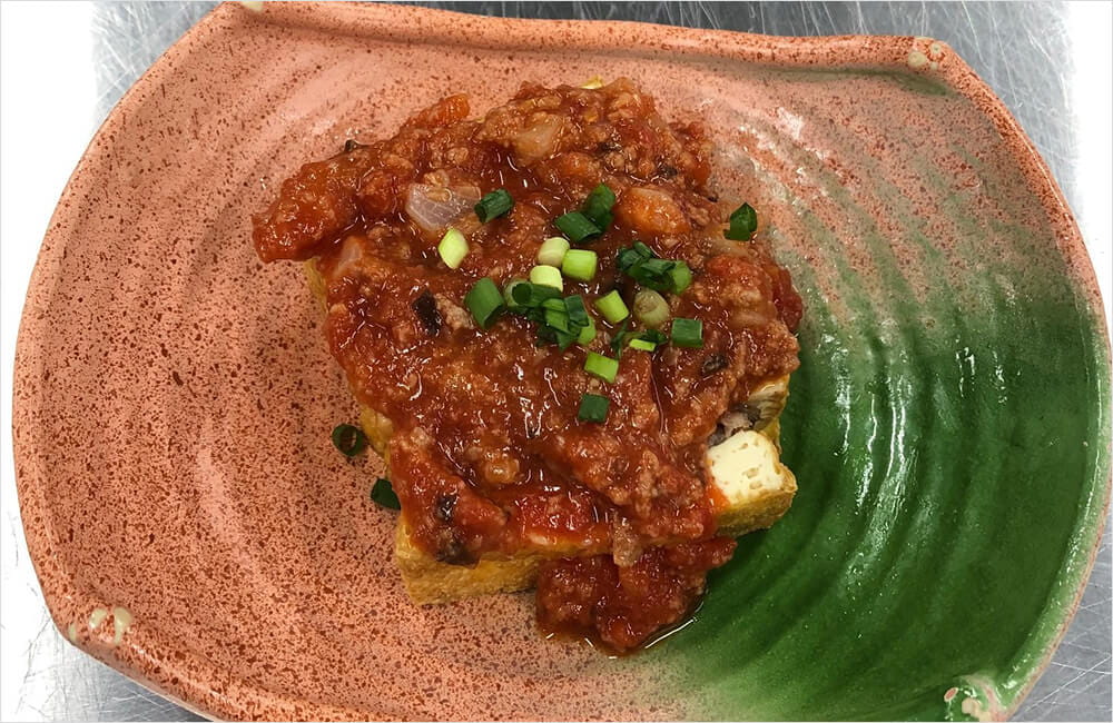 厚揚げの肉詰めトマト煮
(ダオフー・ニョイ・ティット)